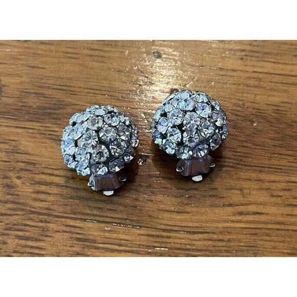 Made in Austria Vintage Clip-On Earring Round Rhinestones 1/2" - Picture 6 of 7